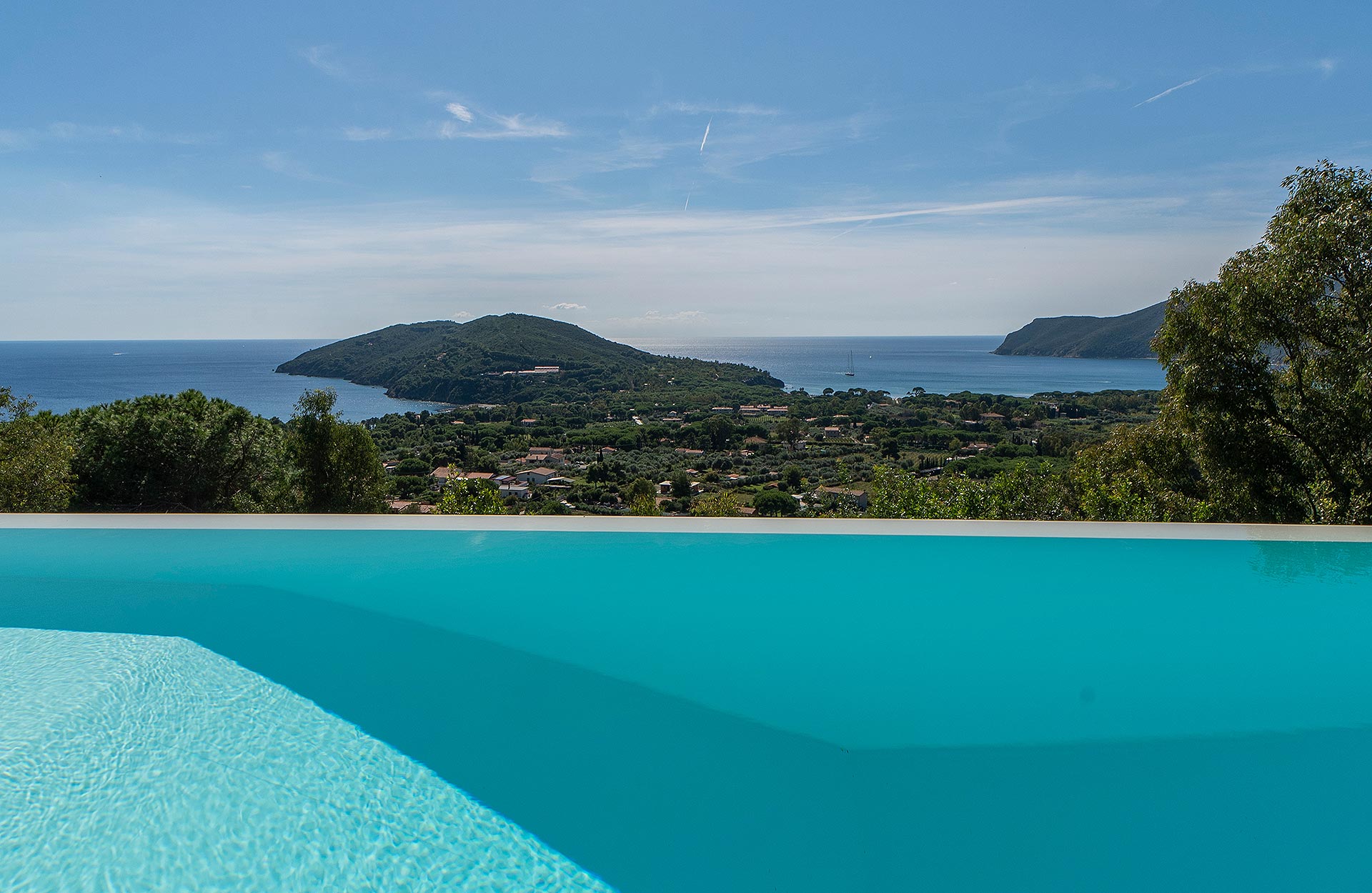Villa con piscina vista mare a Lacona